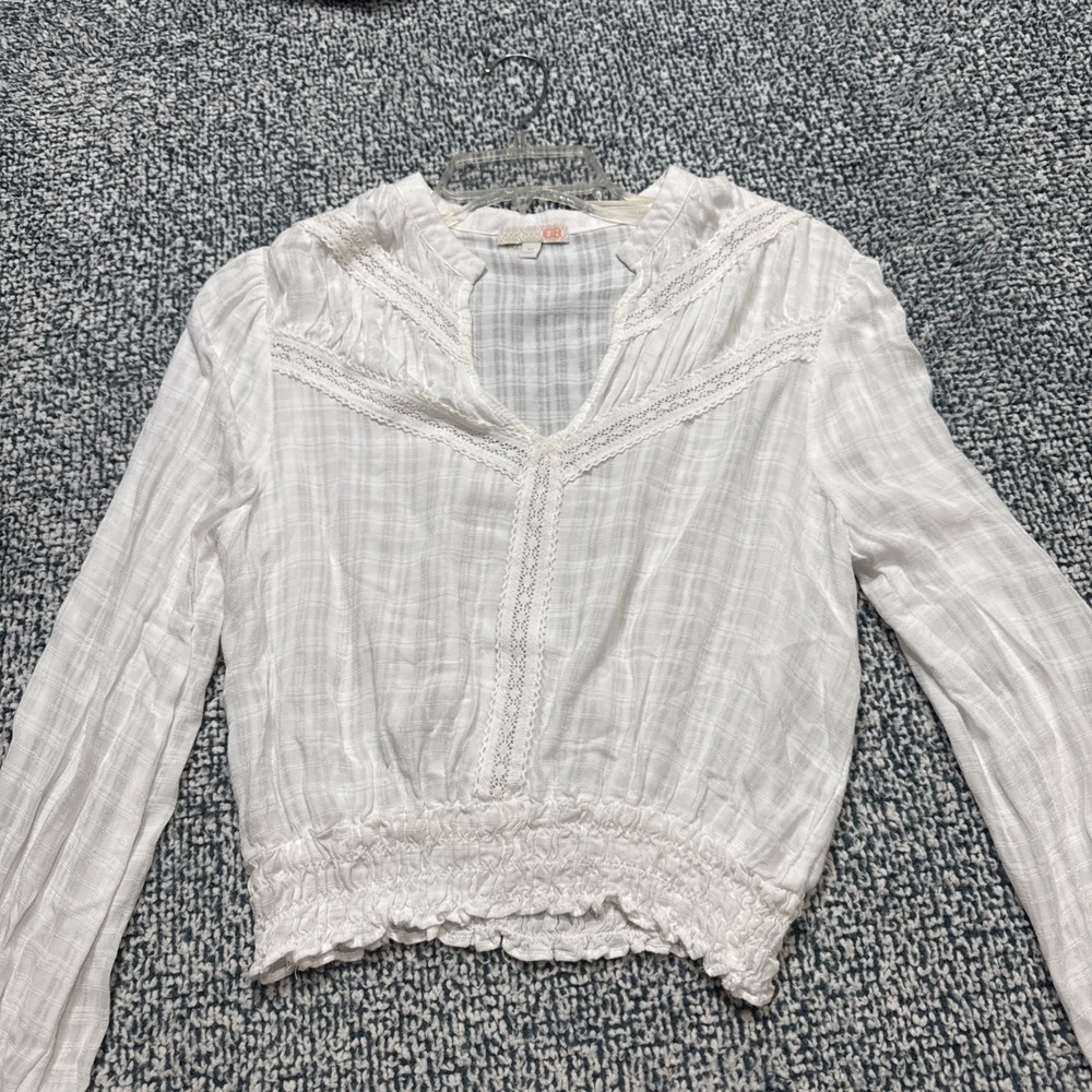GB Gianni Bini White Lace Trim Smocked Waist Crop Blouse V-Neck Top Size M